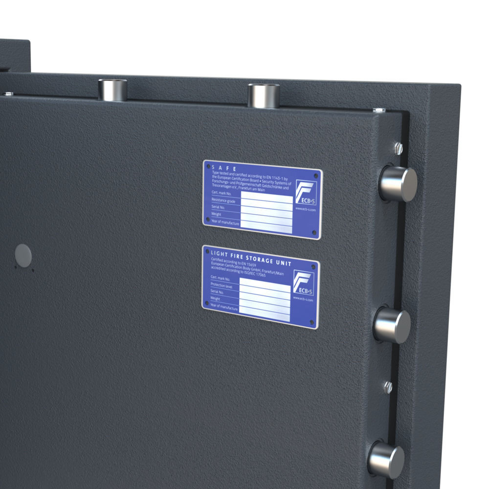 Close-up ECB·S certificeringslabels Grade II en LFS30P in de Milano 2