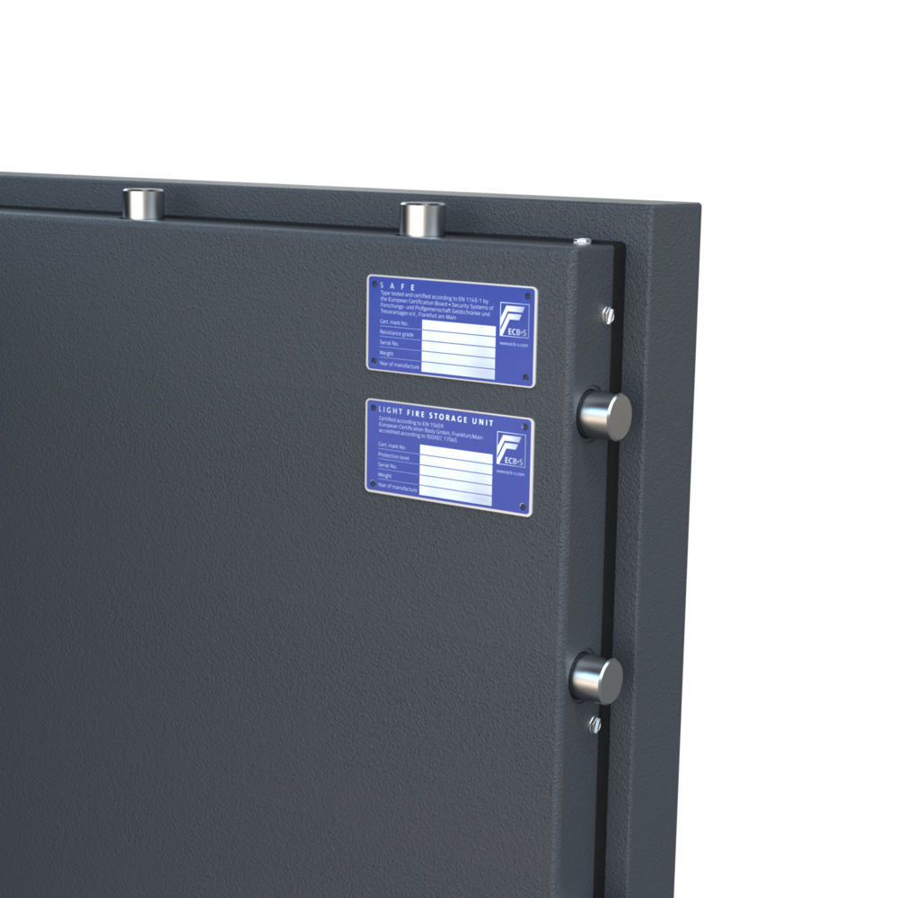Close-up ECB·S certificeringslabels Grade II en LFS30P in de Milano 5